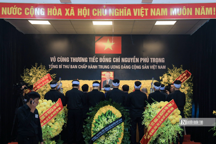 Lễ viếng Tổng Bí thư Nguyễn Phú Trọng được tổ chức theo nghi thức Quốc tang tại Nhà tang lễ Quốc gia số 5 Trần Thánh Tông, Tp.Hà Nội từ 7h đến 22h ngày 25/7 và từ 7h đến 13h ngày 26/7/2024. Lễ viếng, Lễ truy điệu Tổng Bí thư Nguyễn Phú Trọng được tổ chức cùng thời gian trên tại Hội trường Thống Nhất, Tp.HCM và tại quê nhà xã Đông Hội, huyện Đông Anh, Tp.Hà Nội.