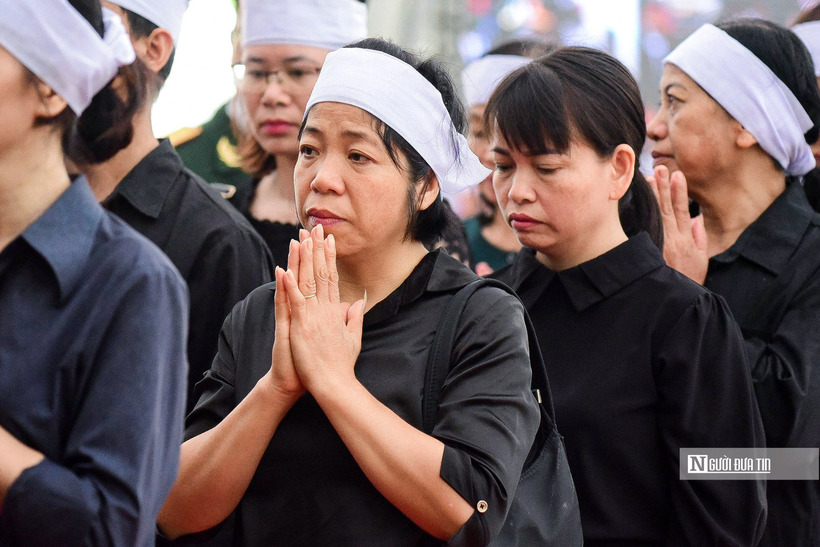 Hàng ngàn người tới viếng Tổng Bí thư Nguyễn Phú Trọng tại quê nhà - 12