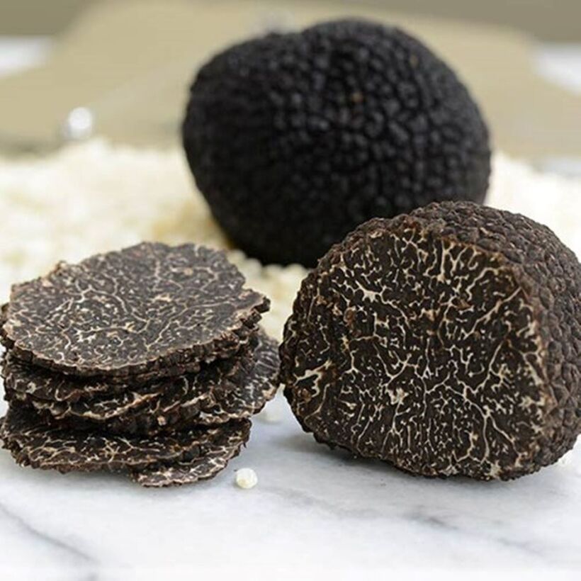 Nấm truffles được sử dụng như một gia vị đắt giá, có thể tăng hương vị cho nhiều món ăn như pasta, risotto, thịt nướng hay trứng. Ảnh minh họa