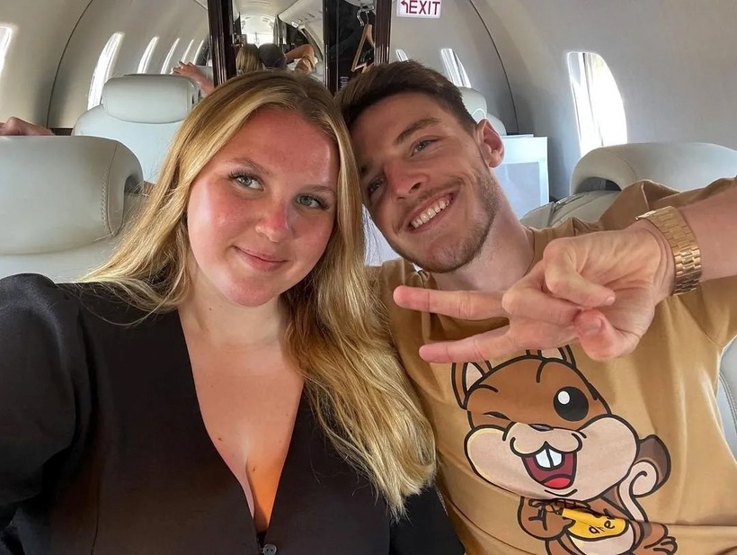 Chuyện tình của cầu thủ Declan Rice và bạn gái Lauren Fryer.