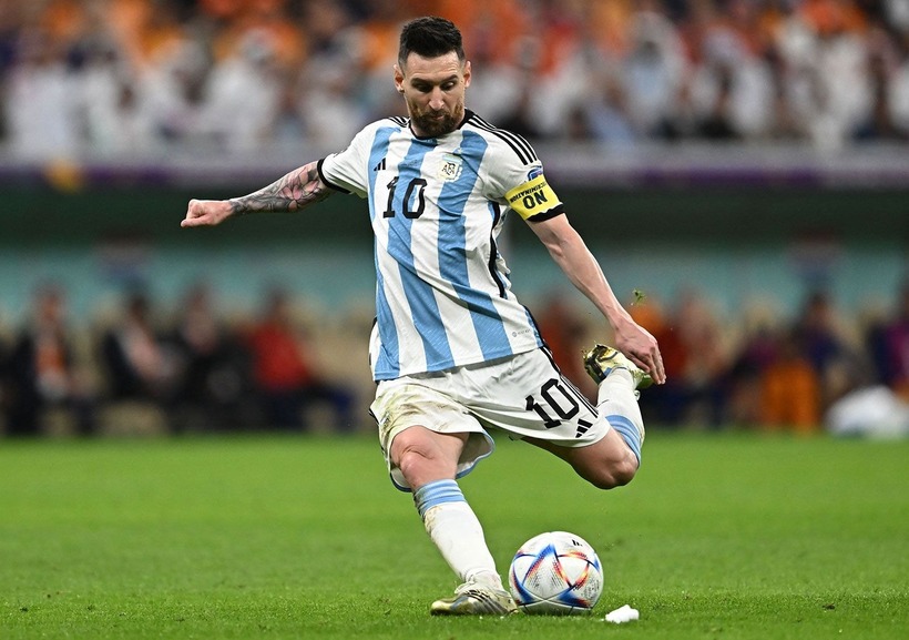 Messi khó hiểu với quyết định của tổ trọng tài và ban tổ chức.