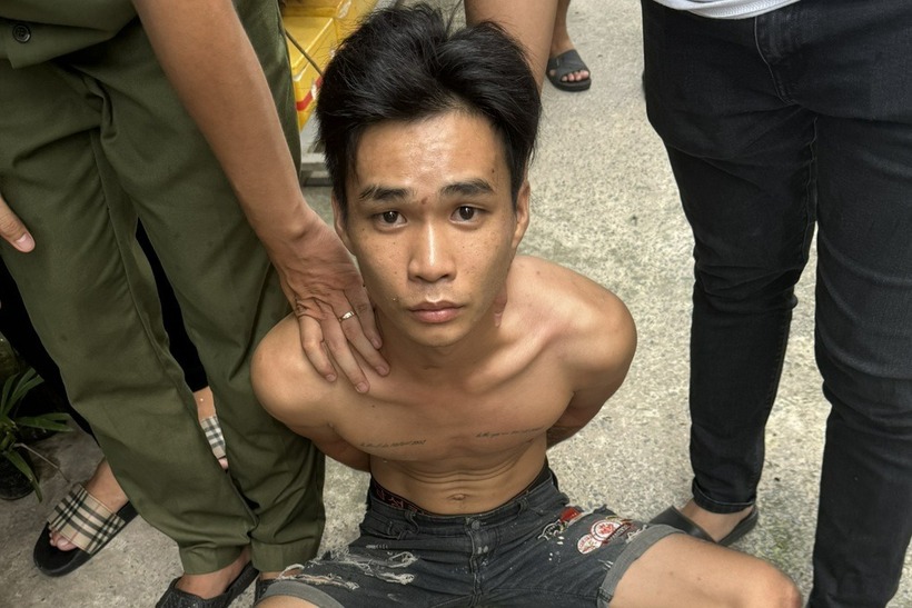 Nghi phạm Dư khai nhận hành vi phạm tội của mình. Ảnh: Dân Trí