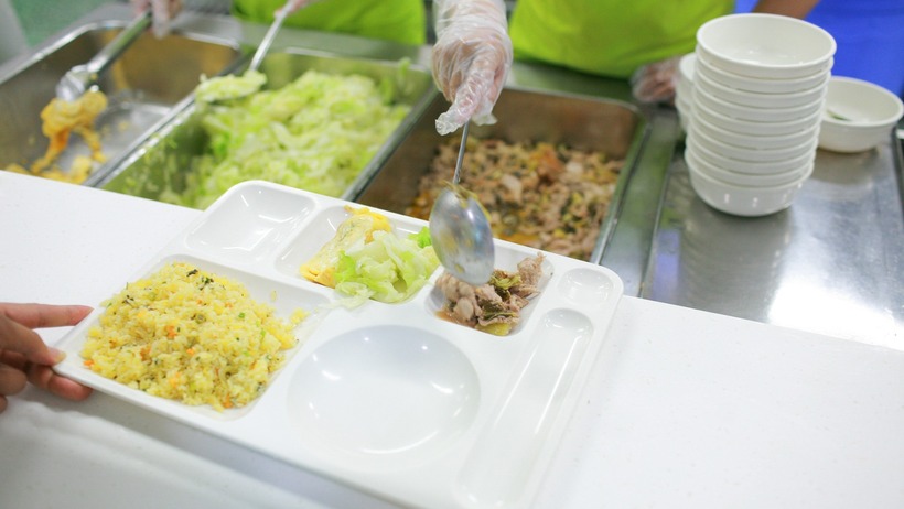 Thực đơn đa dạng, phong phú, đáp ứng mọi khẩu vị của nhân viên.
