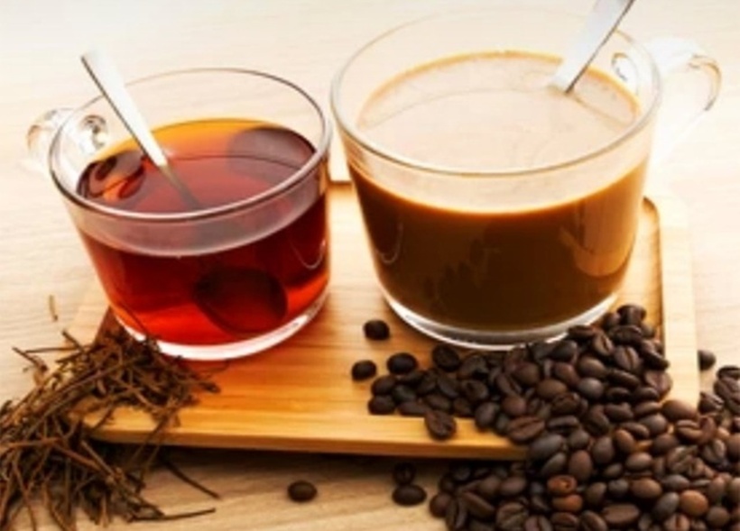 Người bị loãng xương nên tránh xa các thực phẩm, đồ uống chứa caffein như cà phê, trà, sô cô la, các loại nước tăng lực…