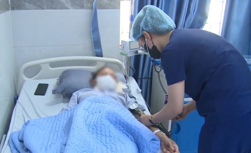 Bệnh nhân nhập viện sớm nên tình trạng chưa tiến triển suy đa tạng, chưa cần thay huyết tương, lọc máu liên tục. Ảnh: Tri Thức