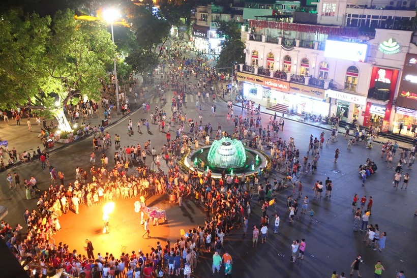 Phố đi bộ Hà Nội