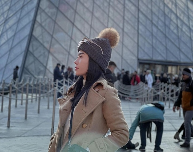 Tuy nhiên, do sở hữu tên độc lạ nên khi đi làm các thủ tục hành chính, cô bị nhầm tưởng là con lai hoặc dân tộc thiểu số.