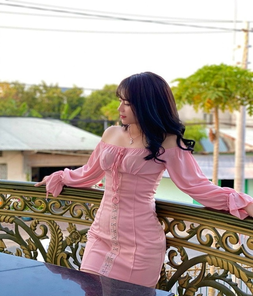 Cô chia sẻ trên CafeF, sau này khi có con, cô nhất định sẽ đặt cho bé một cái tên đẹp và dễ nghe, chứ không chọn sự độc lạ. "Cái tên sẽ đi theo con suốt hành trang cuộc đời, ảnh hưởng trực tiếp tới cuộc sống của bé, nên chỉ cần những gì bình dị, an yên là đủ", cô gái Đồng Nai bộc bạch.