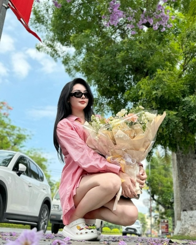 Tính cách giản dị, mộc mạc vốn có, người đẹp sinh năm 1992 luôn được mọi người yêu mến.