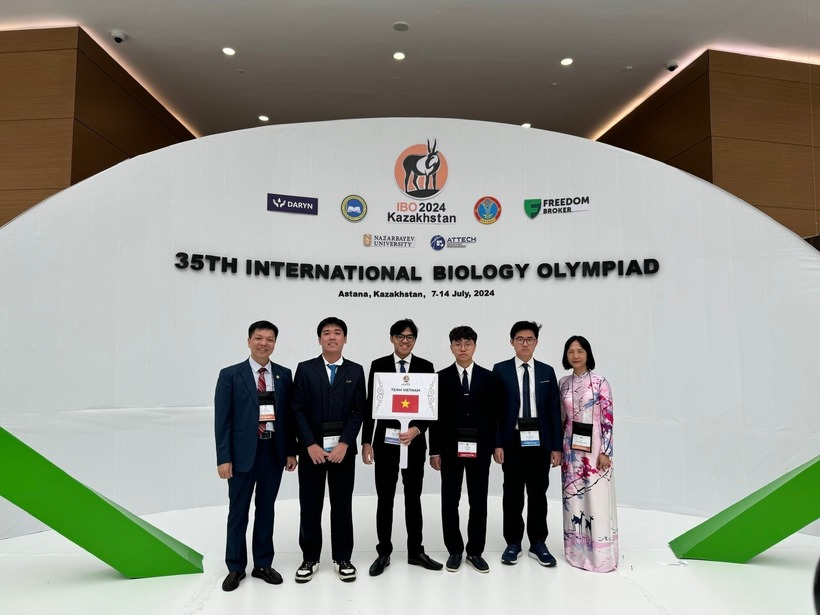 Đội tuyển Việt Nam tại kỳ thi Olympic Sinh học quốc tế 2024. Ảnh: VTC News.