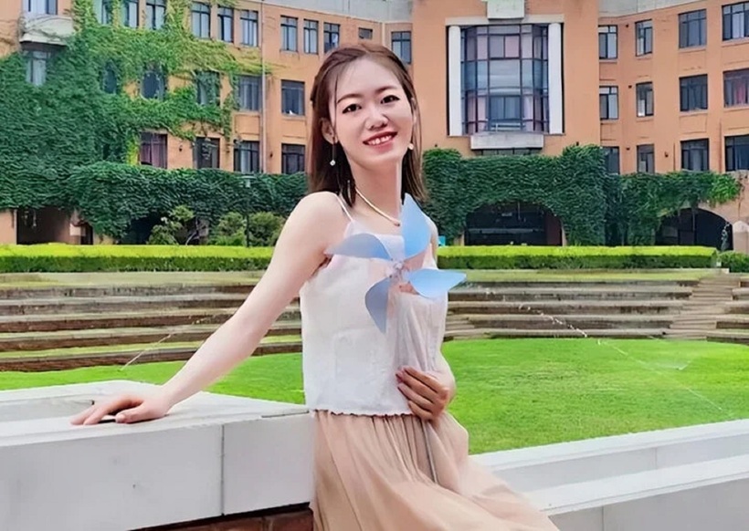 An Kỳ Nhi tốt nghiệp tiến sĩ ngành Kỹ thuật Điện tử tại Đại học Thanh Hoa. Ảnh: Sohu