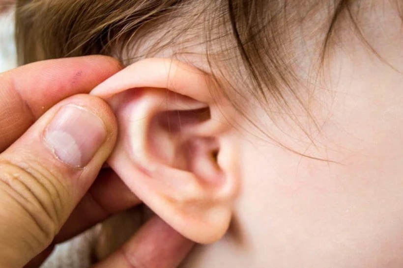 Đi bơi khiến trẻ dễ mắc viêm tai giữa