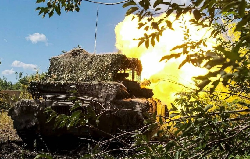 Nga phá vỡ công sự tuyến đầu của Ukraine. Ảnh: Tass