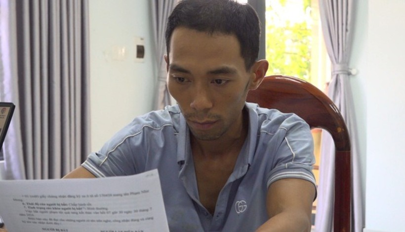 Đối tượng Nguyễn Anh Phương tại Công an huyện Bù Đốp. Ảnh: Người Lao Động