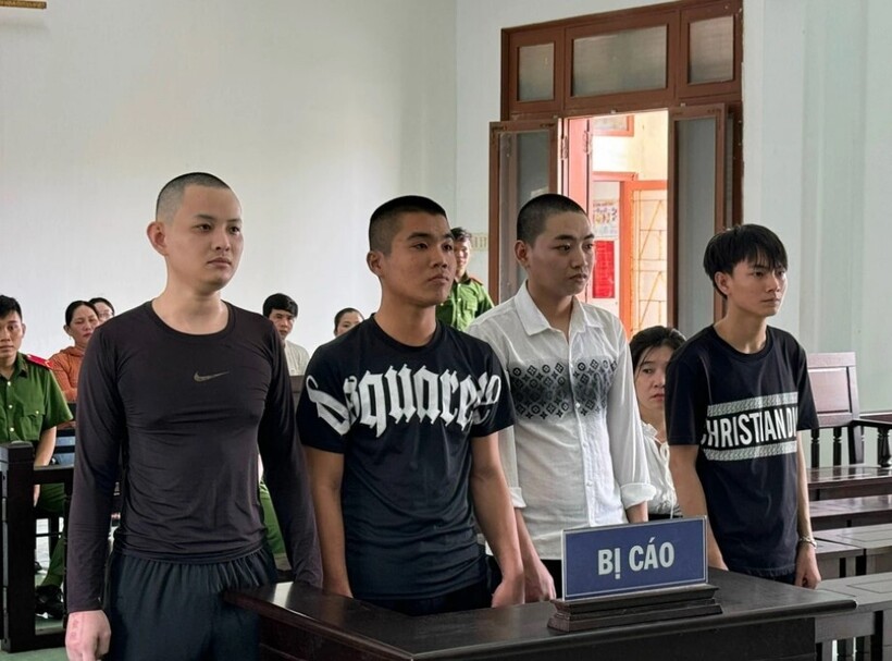 4 bị cáo tại phiên tòa. Ảnh: báo Giao thông.