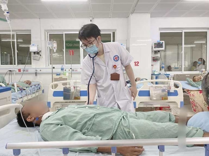Sau hơn 1 tuần điều trị tích cực, chức năng thận của các bệnh nhân đã ổn định. Ảnh: BVCC.