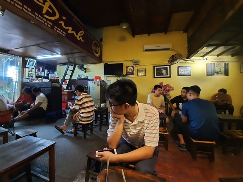 Không gian quán cafe Đinh