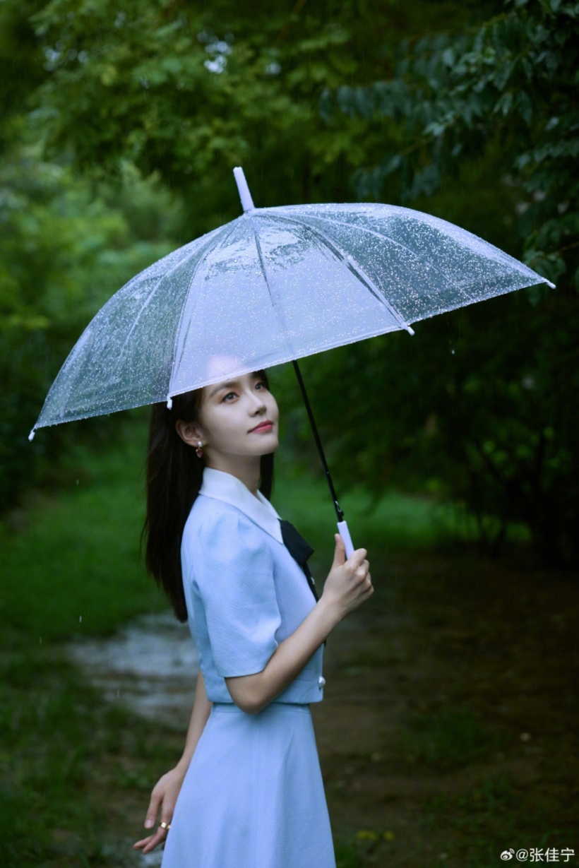 Trương Giai Ninh sở hữu ngoại hình xinh đẹp và trẻ trung. Ảnh: Weibo