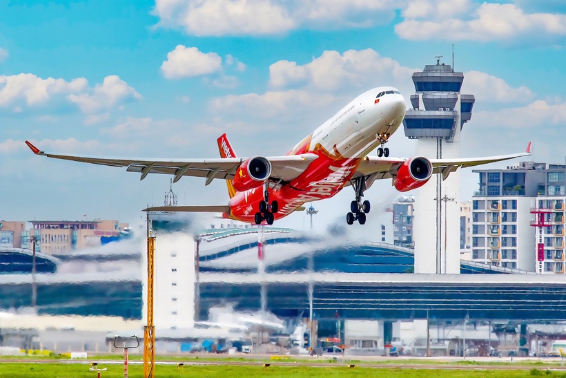 Vietjet tăng trưởng doanh thu 15% trong sáu tháng đầu năm 2024 - 1