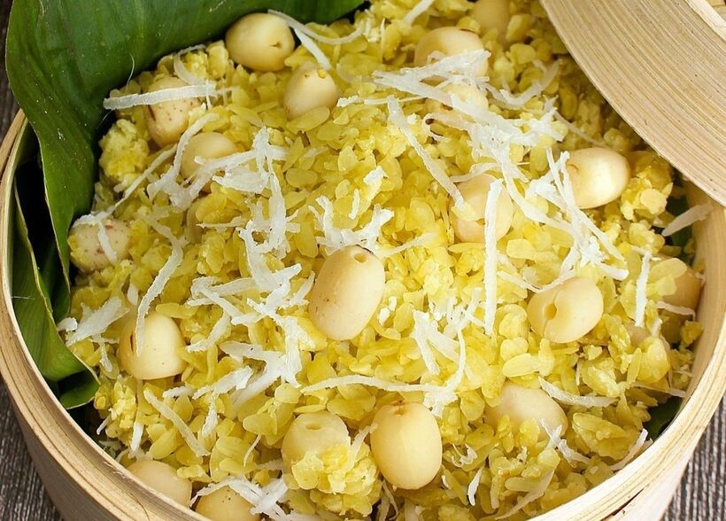 Xôi cốm thơm ngon, dẻo bùi làm người thưởng thức nhớ mãi.