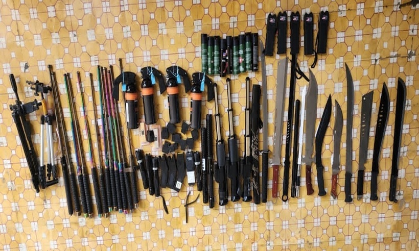 Toàn bộ tang vật liên quan đến vụ án.
