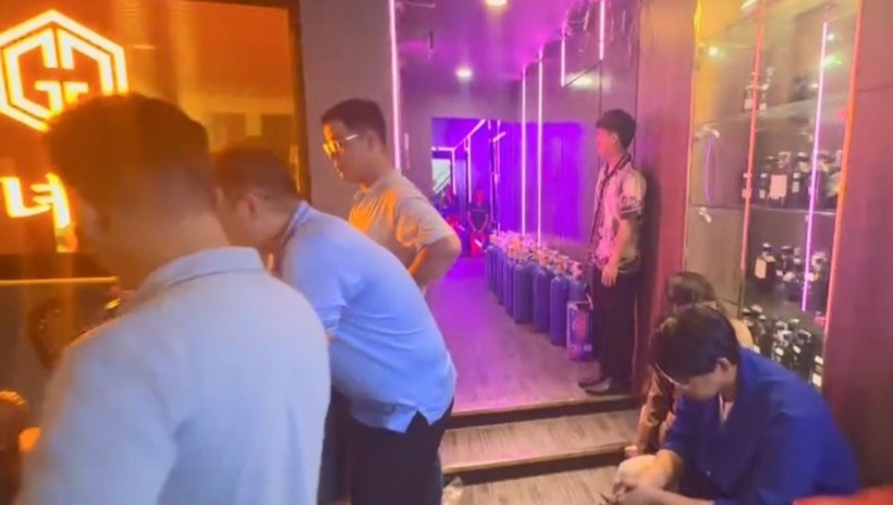 Bên trong nhà hàng G&G thời điểm kiểm tra. Ảnh: Người Lao Động