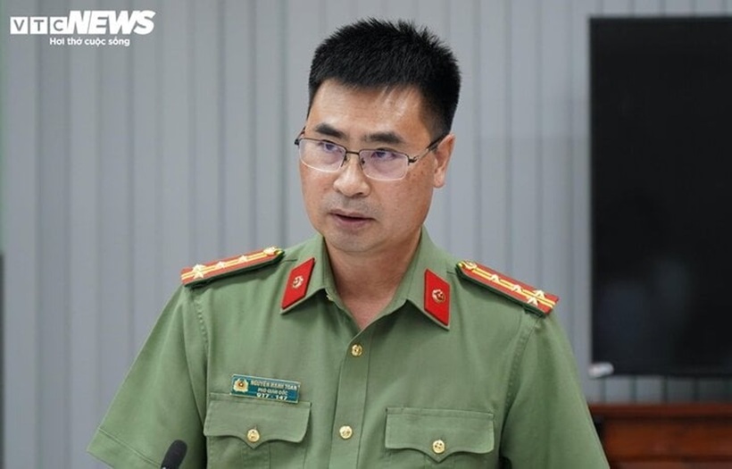 Đại tá Nguyễn Mạnh Toàn, Phó Giám đốc Công an tỉnh Đồng Nai thông tin về vụ đầu độc ở Đồng Nai. Ảnh: VTC News