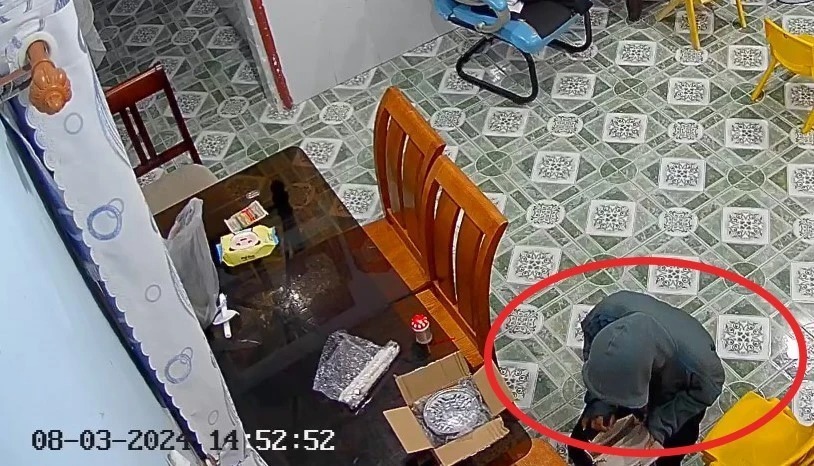 Kẻ trộm đột nhập vào nhà lấy tài sản. (Ảnh: PLO)