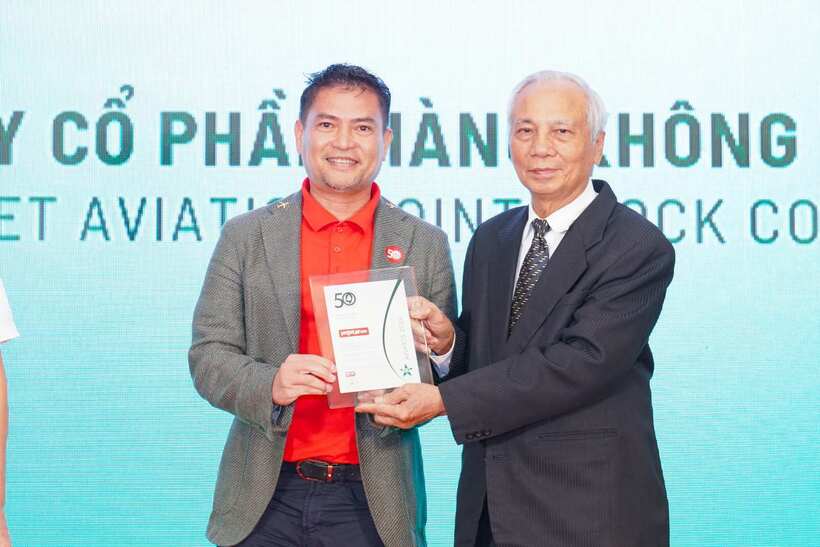 Vietjet được vinh danh trong Top 50 doanh nghiệp phát triển bền vững tiêu biểu 2024 - 3
