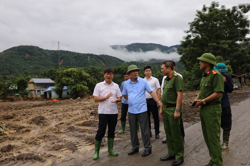 Đoàn công tác Petrovietnam thăm hỏi, hỗ trợ người dân Sơn La và Điện Biên khắc phục hậu quả mưa lũ - 17