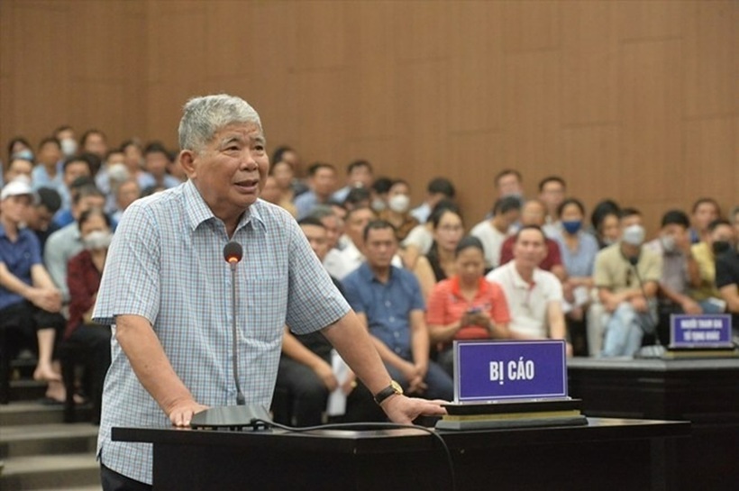 Ông Lê Thanh Thản trong phiên tòa tháng 8/2023. Ảnh: Báo Giao thông