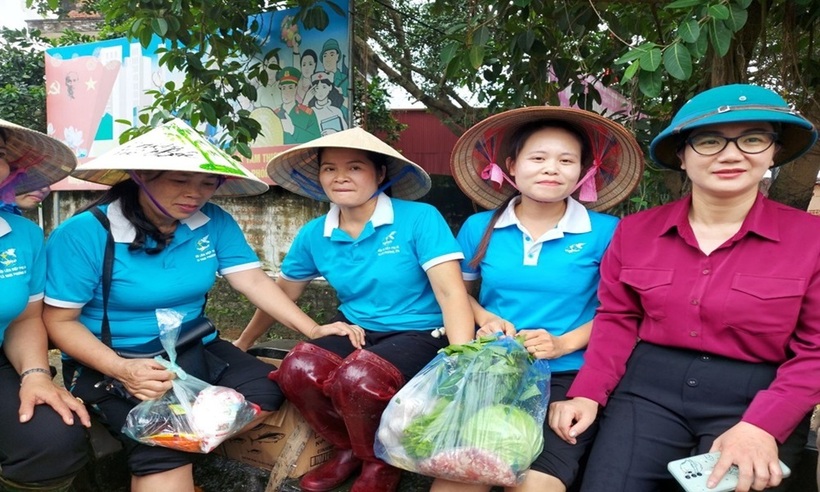 Hội Liên hiệp phụ nữ xã Nam Phương Tiến với sáng kiến đi chợ giúp dân.
