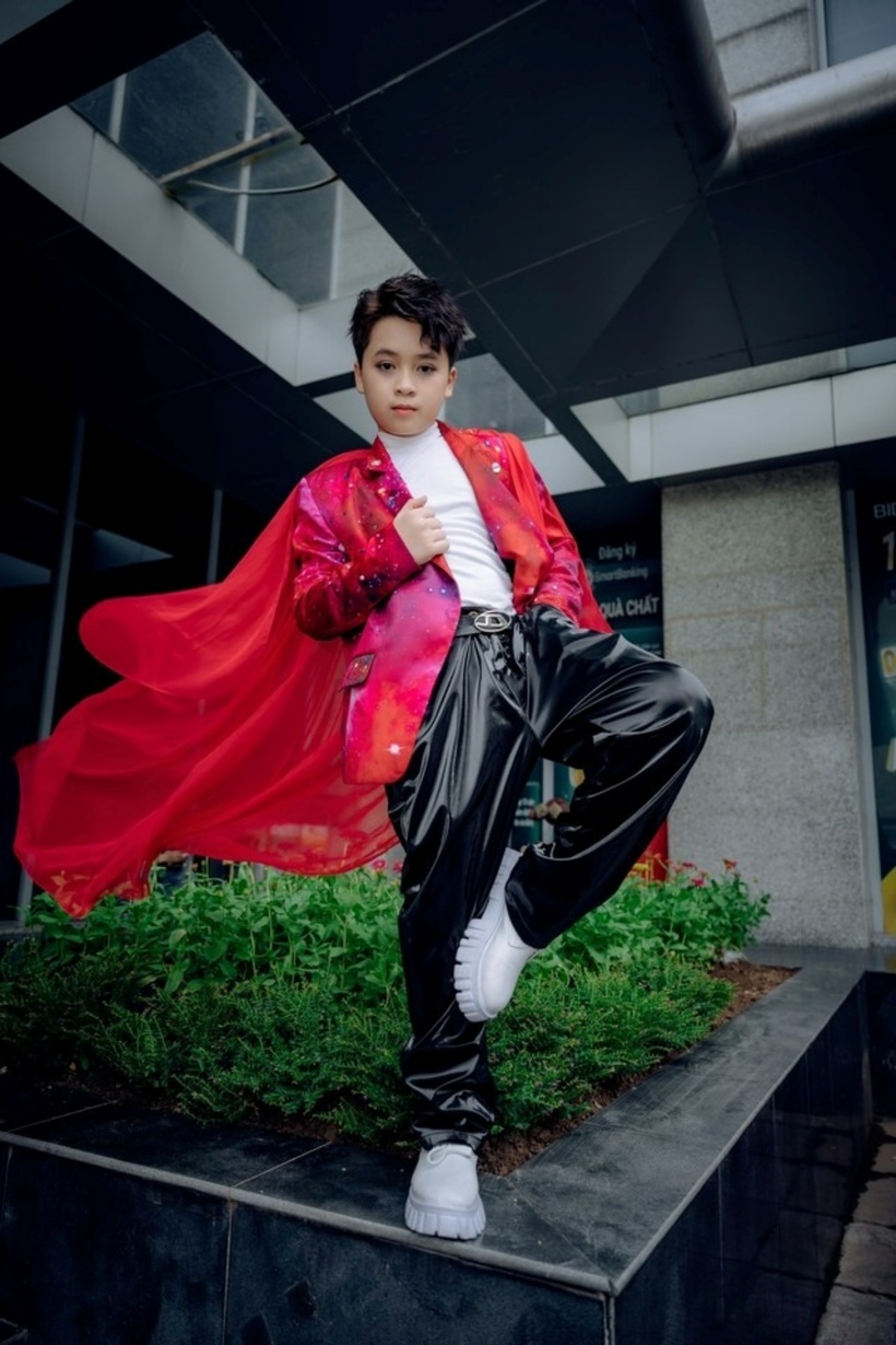 Mẫu nhí Thái Bảo Nam sở hữu gương mặt nam thần.