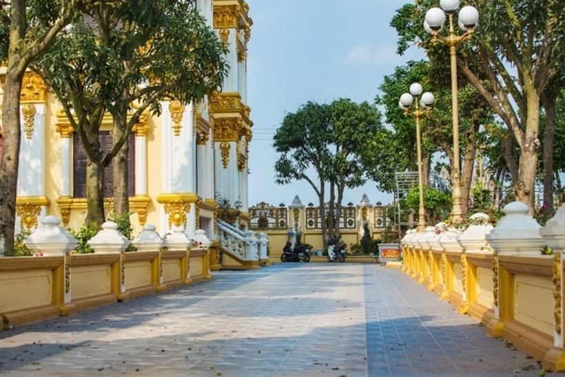 Sân của căn lâu đài