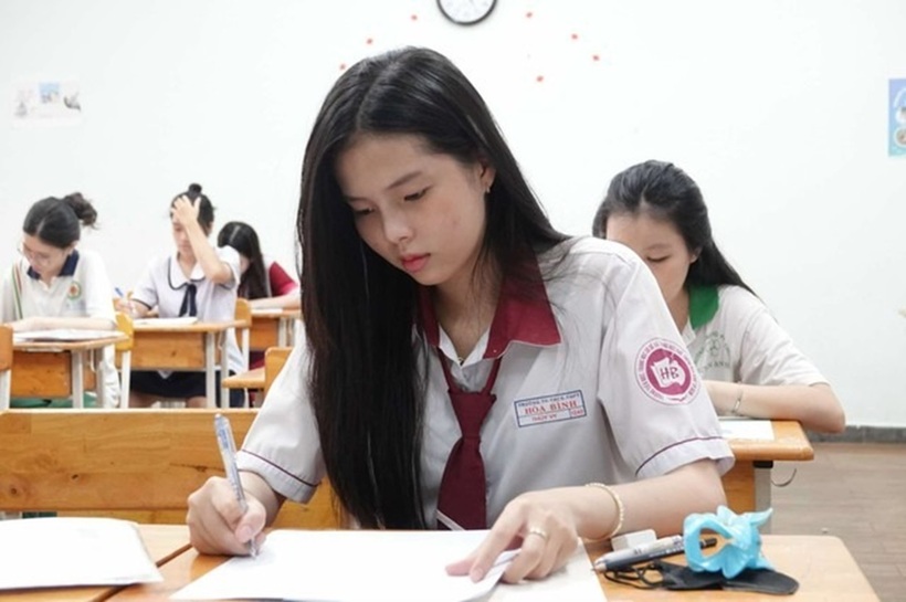 Thí sinh đăng ký dự thi và xét tuyển đại học, cao đẳng năm 2024. Ảnh: Thanh Niên