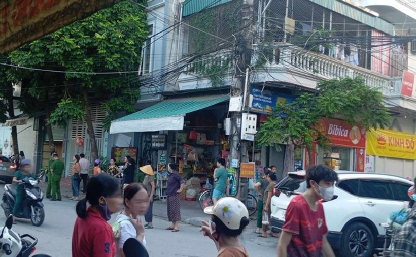 Công an phong tỏa hiện trường. Ảnh: Người đưa tin