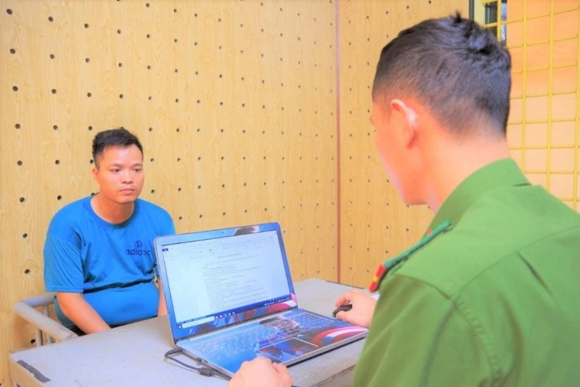 Nguyễn Đương Hà tại cơ quan công an. Ảnh: Dân Trí