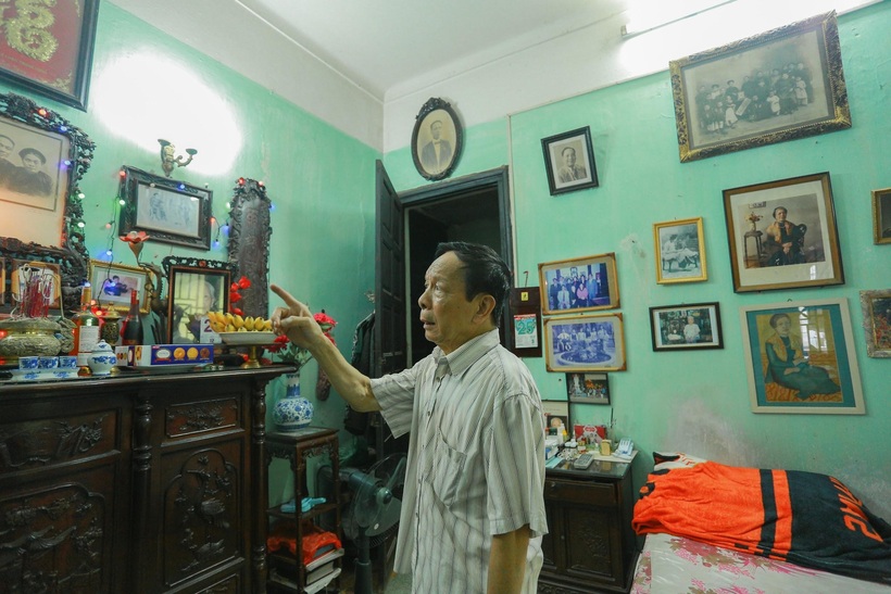 Theo ông Giao, có nhiều đoàn khách trong nước và cả nước ngoài tìm đến nhà ông chiêm ngưỡng và ngỡ ngàng phát hiện trong khu phố cổ lại có một căn biệt thự xanh tươi, mát rượi và đẹp mê hồn đến vậy. Đó là sự tự hào, là món quà vô giá, là dấu ấn thăng trầm của một đại gia đình.