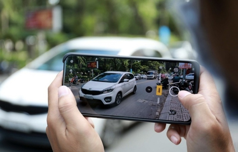 Đề xuất "thưởng" tới 5 triệu đồng cho người báo tin vi phạm giao thông. (Ảnh minh họa: Dân trí)