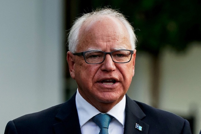 Thống đốc bang Minnesota Tim Walz .Ảnh: Reuters