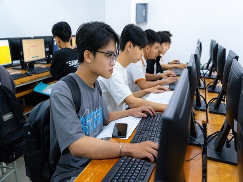 Thí sinh đăng ký nguyện vọng xét tuyển đợt 1 trên hệ thống chung từ 18/7 đến 30/7. (Ảnh: Thanh niên)