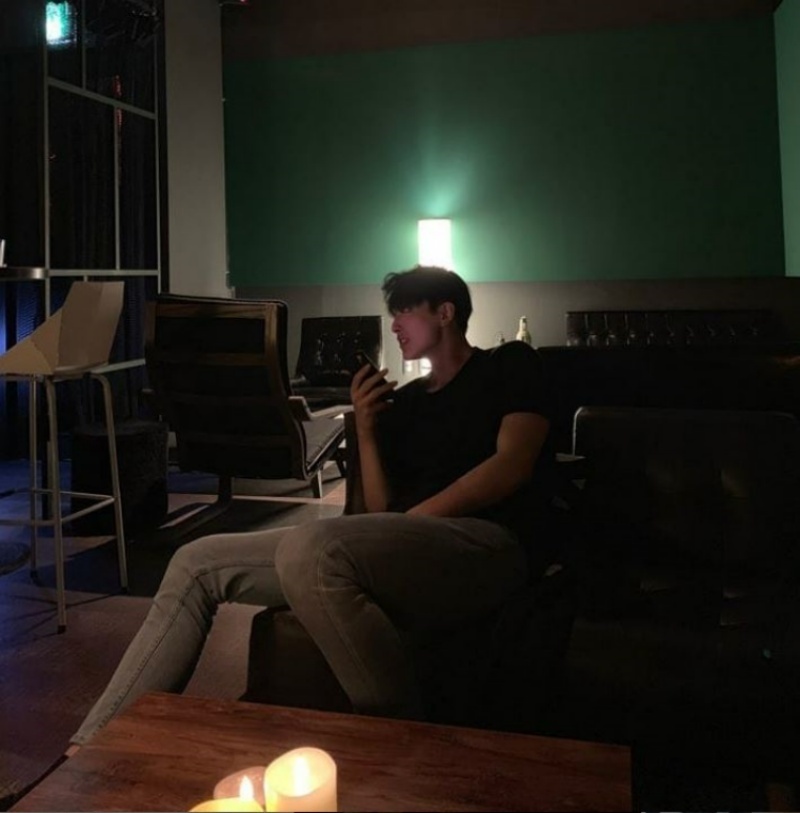 Park Tae Hwan từng là sinh viên Đại học Hanyang và là thành viên chủ chốt của đội bóng chuyền trong trường, được rất nhiều bạn nữ ngưỡng mộ. Sau đó, mỹ nam của làng bóng chuyền Hàn Quốc lên thi đấu chuyên nghiệp cho Suwon KEPCO Vixtorm từ mùa giải 2018-2019. Anh chơi ở vị trí phụ công.