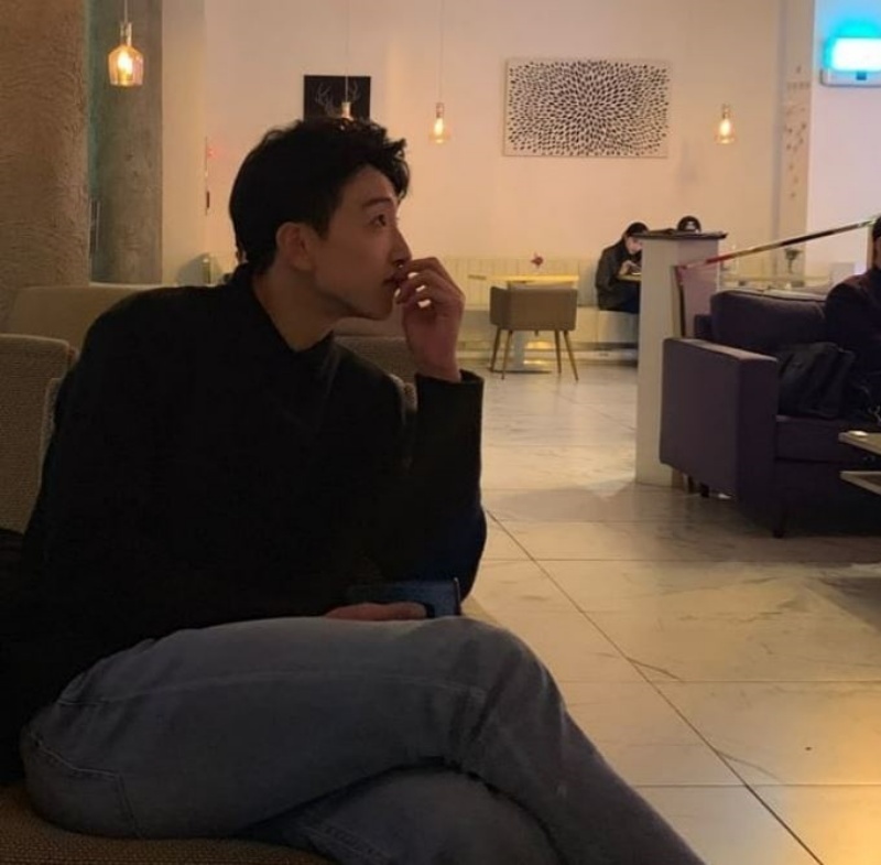 Vận động viên bóng chuyền 9X từng tham gia gặp mặt với bạn cặp là Ahn Soo Bin trong My Daughter’s Men - show thực tế có format các ông bố nổi tiếng theo dõi cuộc hẹn của con gái với bạn trai của họ và đưa ra ý kiến. Tuy nhiên, nhiều dân mạng tin rằng Park Tae Hwan hiện vẫn độc thân khi chưa từng chia sẻ ảnh cô gái nào tại trang cá nhân.