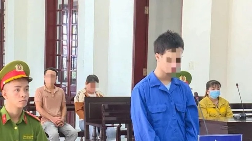 Thiếu niên 15 tuổi lãnh 11 năm tù vì đã đâm cha tử vong. Ảnh: Pháp luật TP.HCM