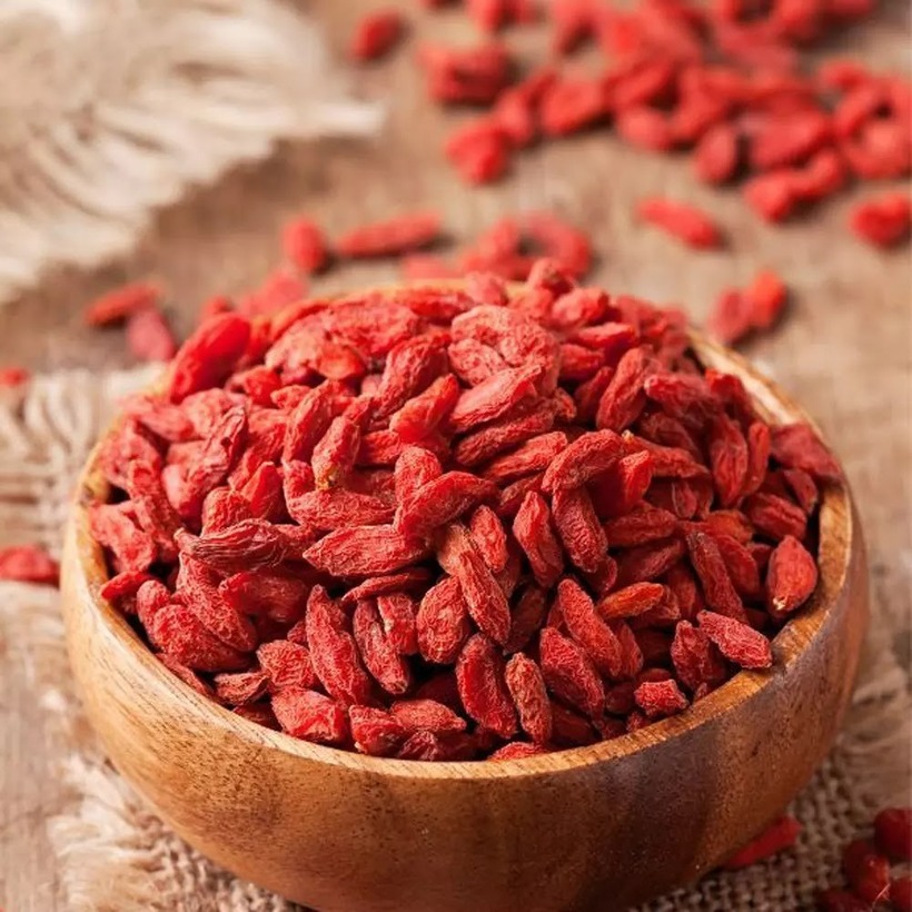 Kỷ tử, một loại quả quen thuộc trong các bài thuốc Đông y, không chỉ có vị ngọt dễ ăn mà còn là "thần dược" bảo vệ sức khỏe toàn diện. Ảnh minh họa