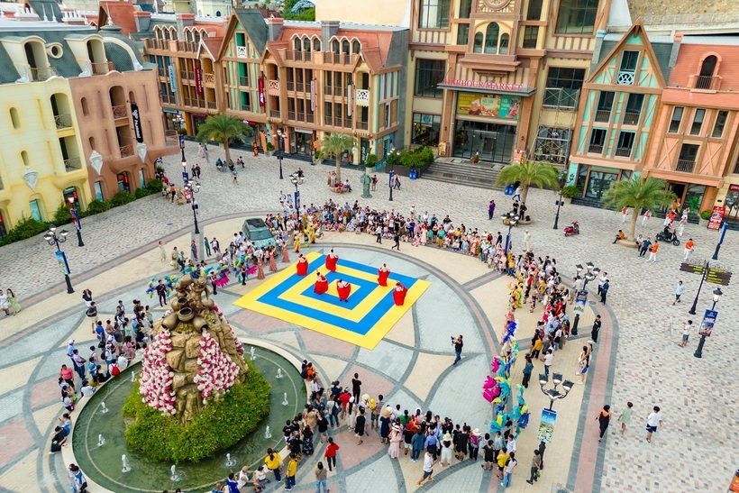 Loạt sự kiện và lễ hội sôi động đã kéo hàng ngàn du khách đổ về Vinpearl Harbour Nha Trang