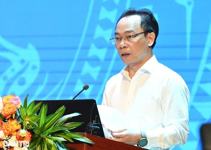 Thứ trưởng Bộ GD&ĐT Hoàng Minh Sơn. Ảnh: Dân trí