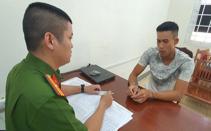 Trần Hữu Phước tại cơ quan công an. (Ảnh: PLO)
