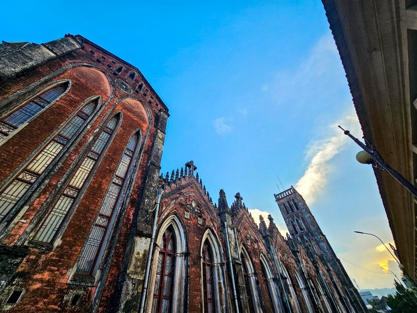 Vương cung thánh đường Sở Kiện với lối kiến trúc nguy nga