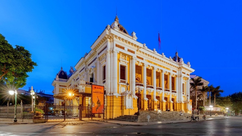 Nhà Hát Lớn Hà Nội không chỉ là một công trình kiến trúc hoành tráng mà còn là biểu tượng văn hóa của thành phố.